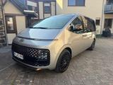Hyundai STARIA 2.2 CRDi Signature 7-Sitzer Auto 4WD ... - Hyundai STARIA von privat