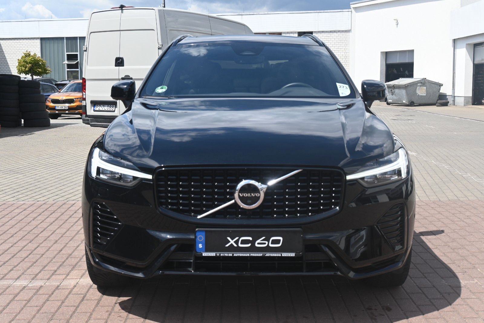 Fahrzeugabbildung Volvo XC60 T6 AWD Recharge Plus Dark*360°*ACC*AHK