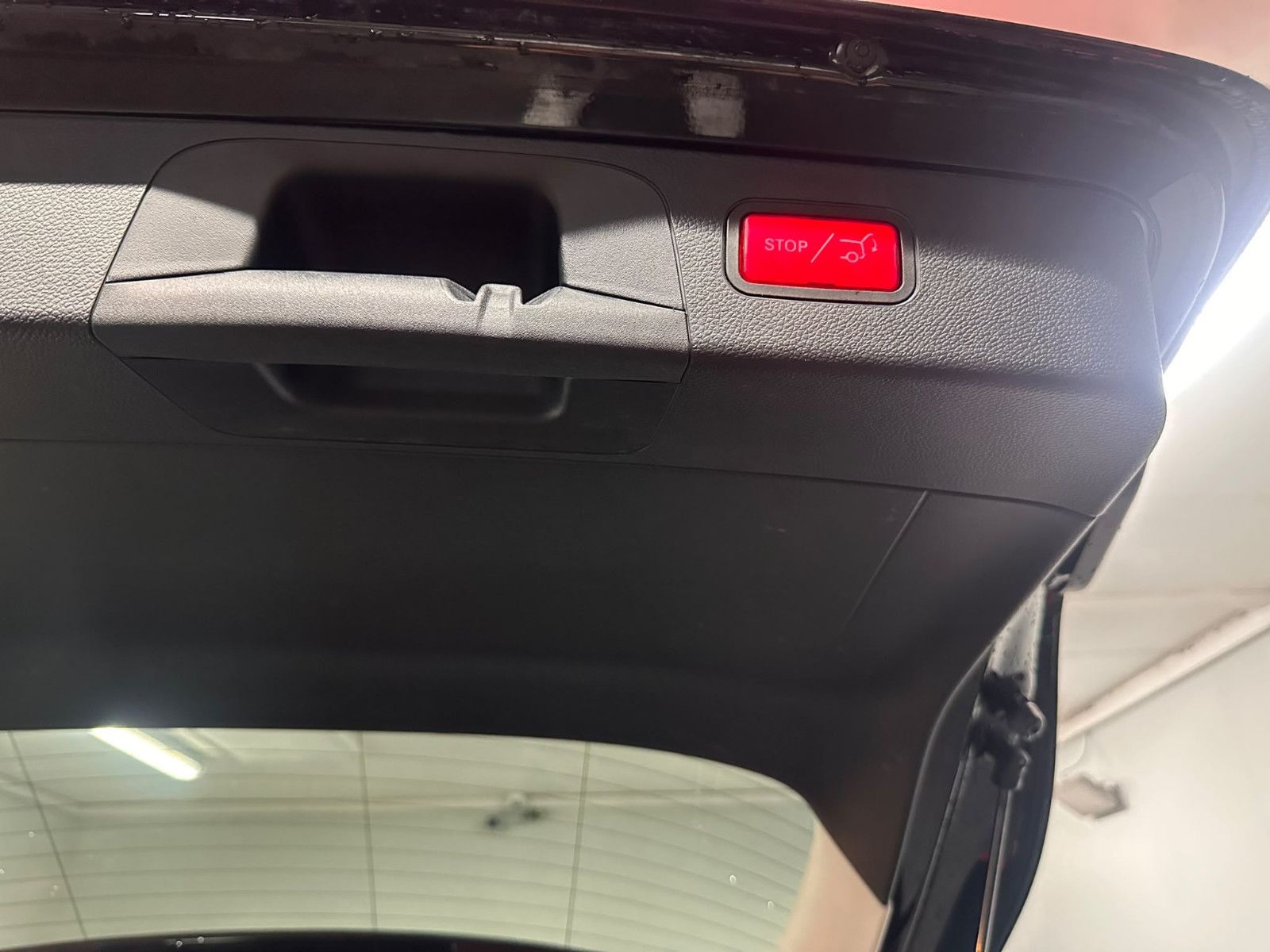 Fahrzeugabbildung Mercedes-Benz GLC 300 e 4MATIC Autom.*AHK*PANORAMA*DISTRO