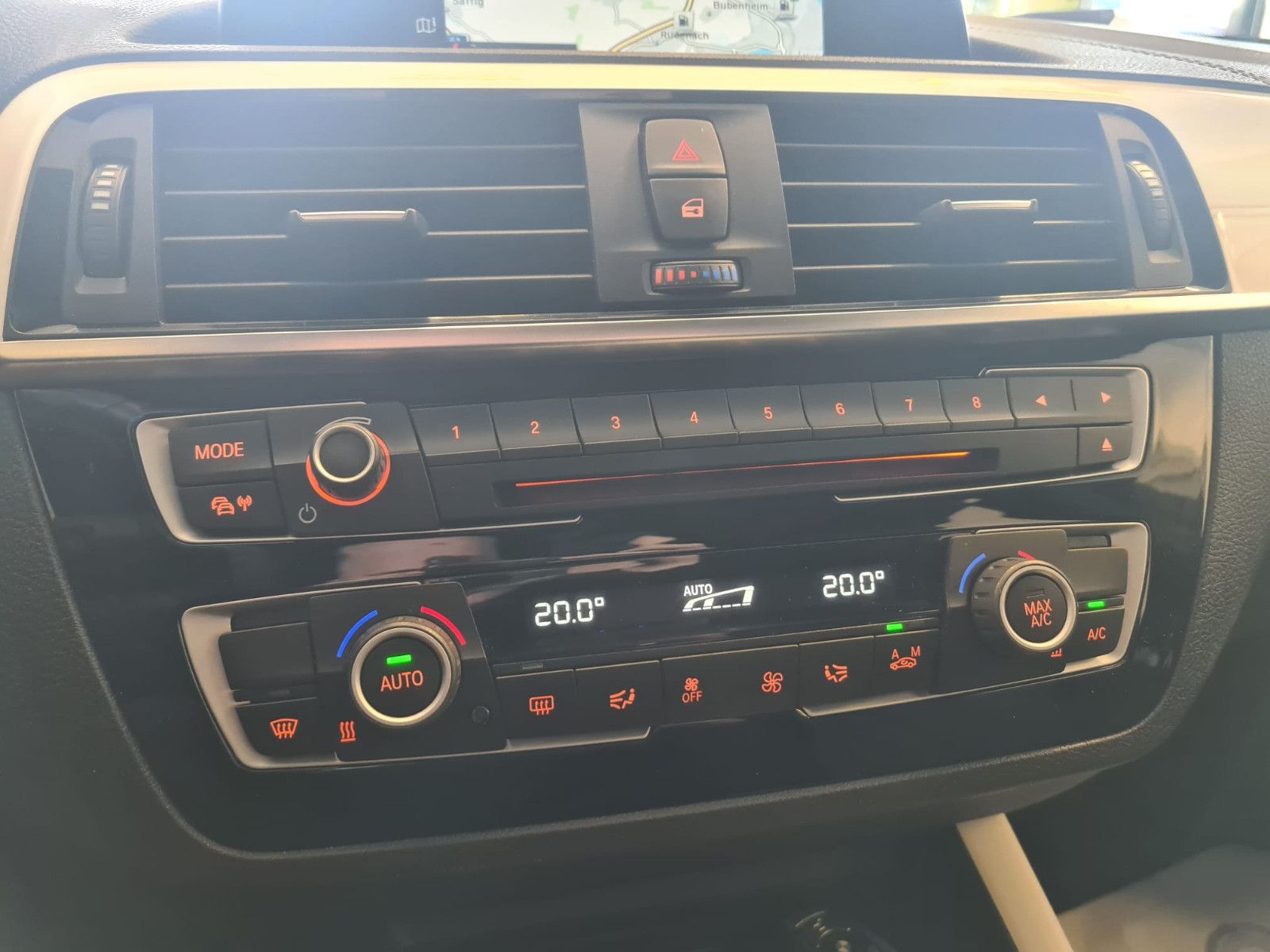 Fahrzeugabbildung BMW 118 d Urban Line / LED/ KAMERA / GARANTIE