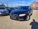 Volvo V70 Kombi Momentum / NAVI / XENON / AHK / LEDER - Volvo V70 aus 2011