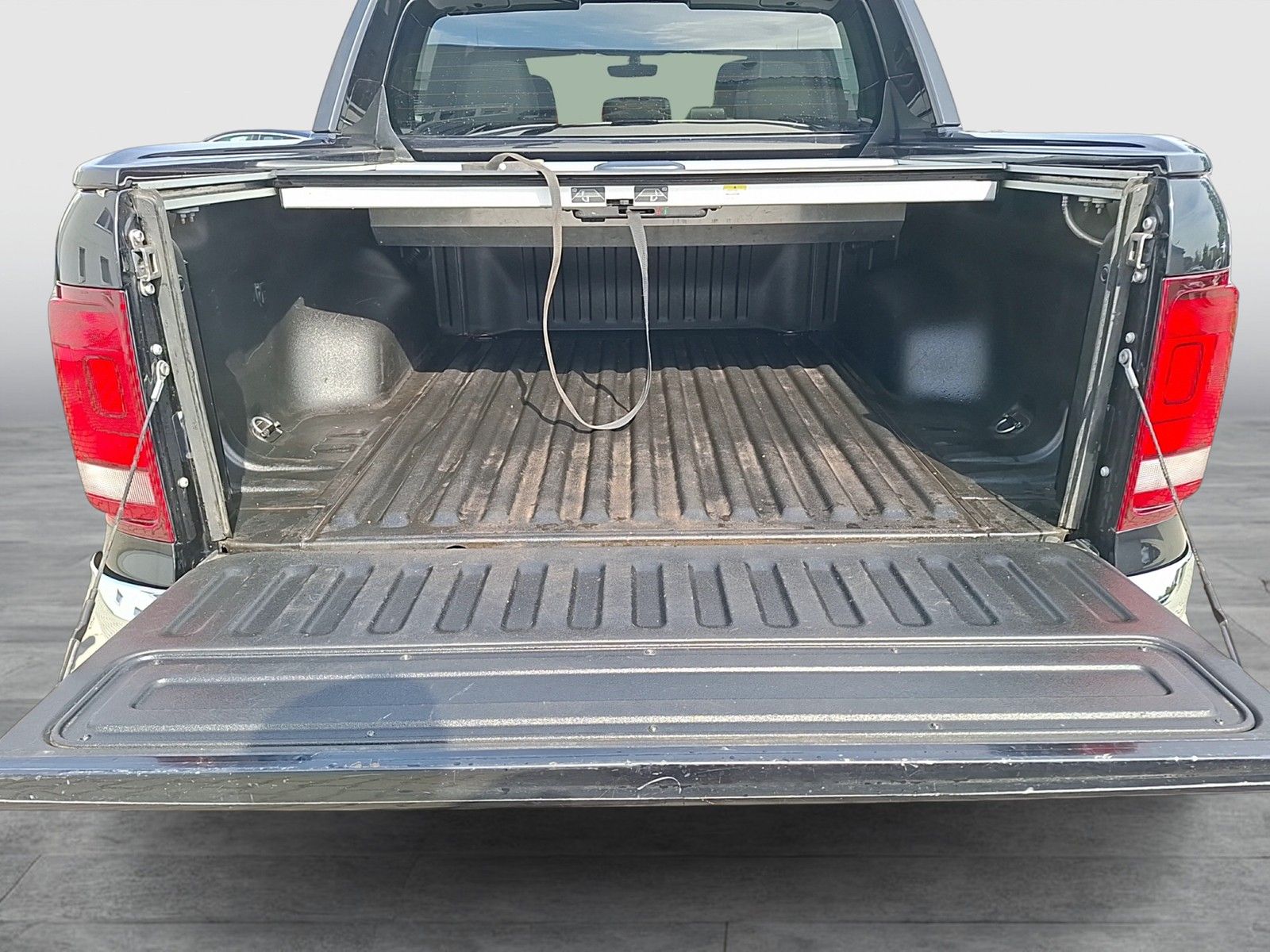 Fahrzeugabbildung Volkswagen Amarok TDI Aventura DC DSG 4M STH Xenon AHK Navi