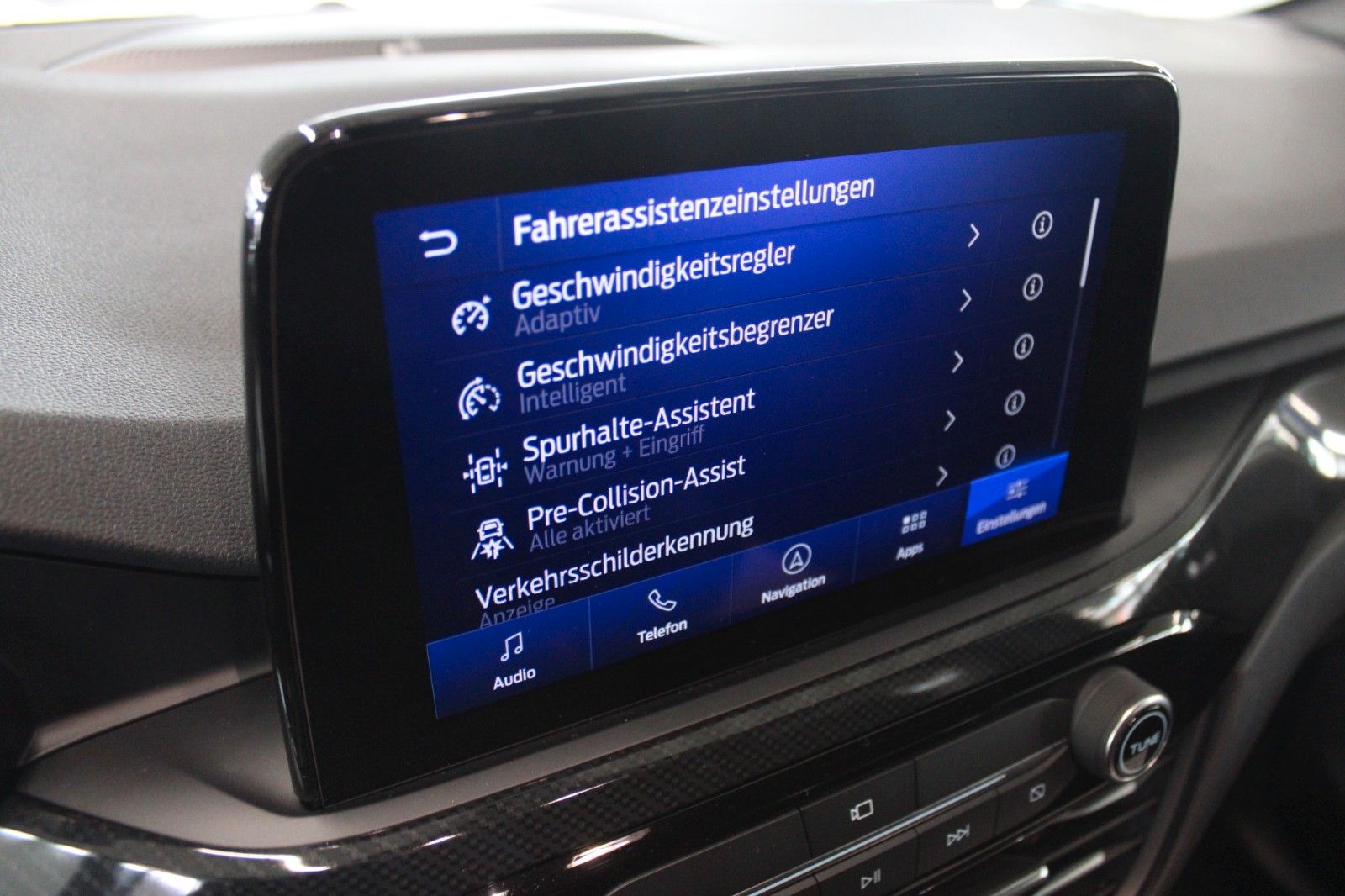 Fahrzeugabbildung Ford Kuga ST-Line X Automatik LED ACC 2xCam WinterPak