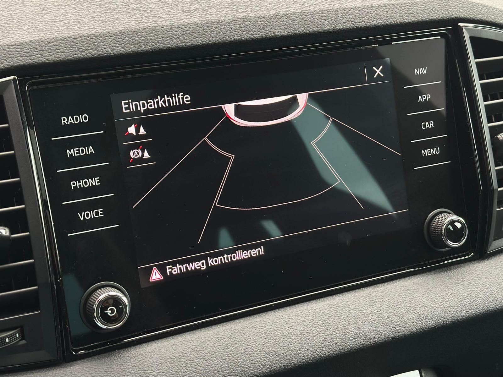 SKODA Karoq 1.5TSI SPORTLINE LED#AHK#PANO#TEMPO#PDC#FH - Image 20
