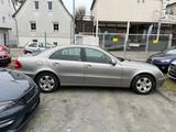 Mercedes-Benz E 220 CDI*COMAND*ELEKTR. SITZE*ELEGANCE*TEMPOMAT - Mercedes-Benz E 220 aus 2005: Cdi