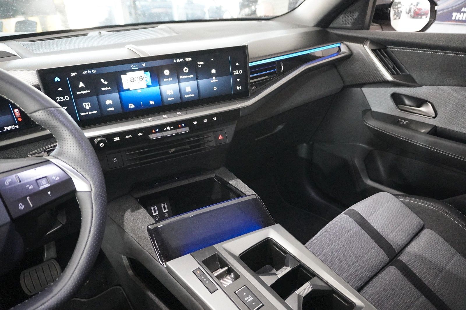 Fahrzeugabbildung Opel Grandland ELECTRIC GS SPORT 73KWH NAVI/360° /HUD