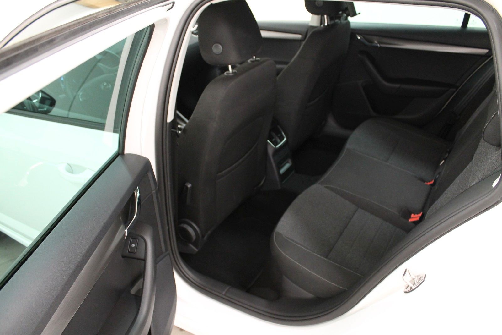 Fahrzeugabbildung SKODA Octavia Combi SOLEIL  1.5 TSI ACT 110 kW