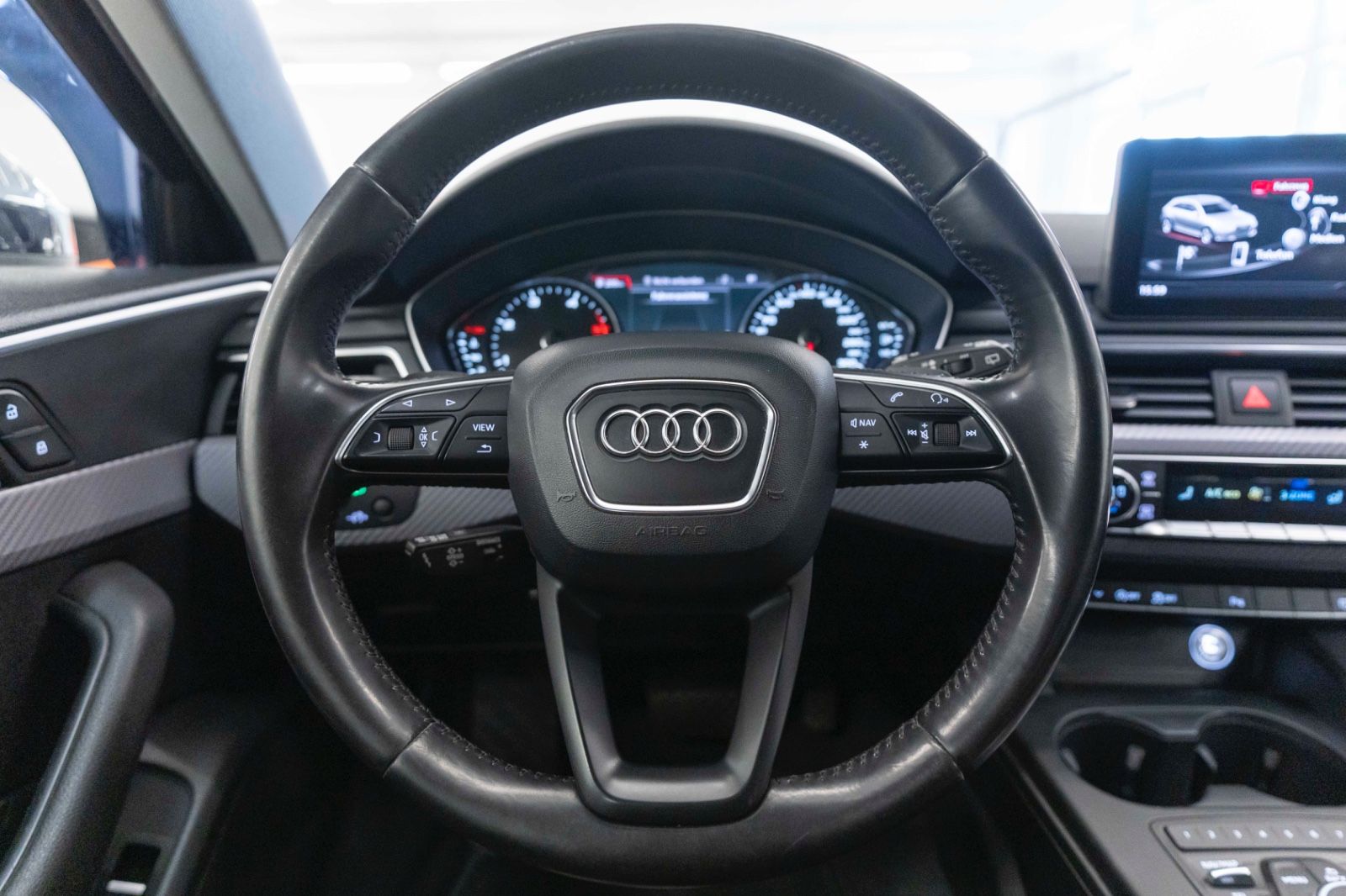 Fahrzeugabbildung Audi A4 Avant Quattro H&K ACC TOTW SHZ PDC NAV