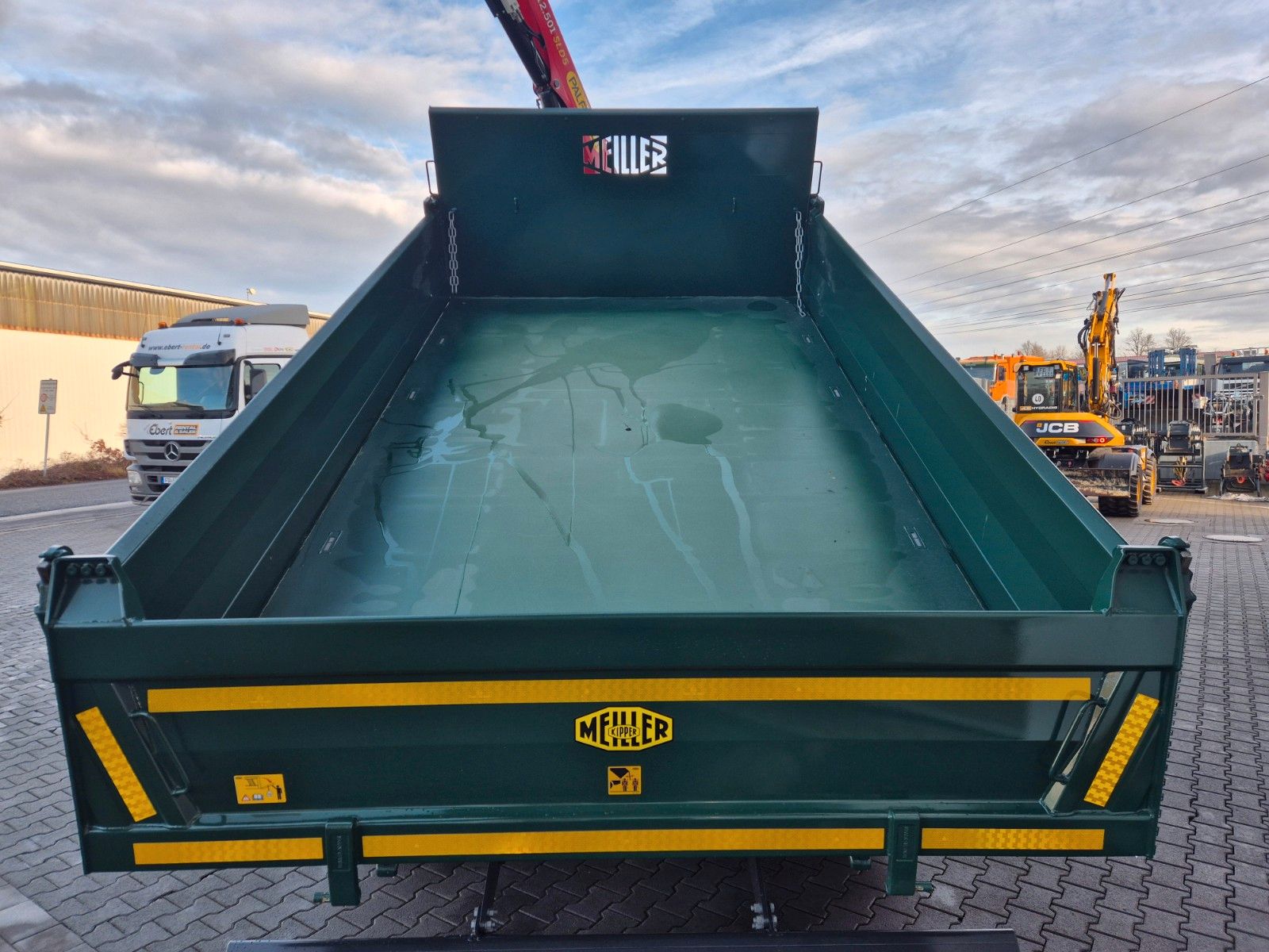 Fahrzeugabbildung Iveco AD200X40/P HR OFF 4x2 Palfinger PK 12.501 FunK