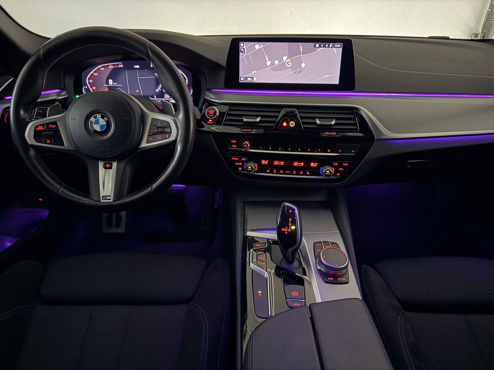 Fahrzeugabbildung BMW 530 d M SPORT/LED/NAVI PROF/STHZ/LIVE COCKPIT