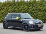 MINI Mini One 1.6 *KLIMA*SITZHEIZUNG*ALUFELGEN - MINI MINI mit Benzin-Antrieb: Kleinwagen, 1.6
