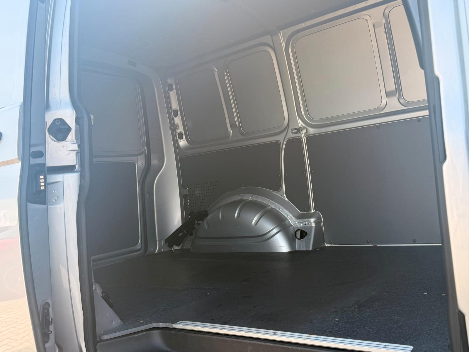 Volkswagen T6.1 2.0 TDI Transporter Kasten FWD*GR.NAVI*PDC*