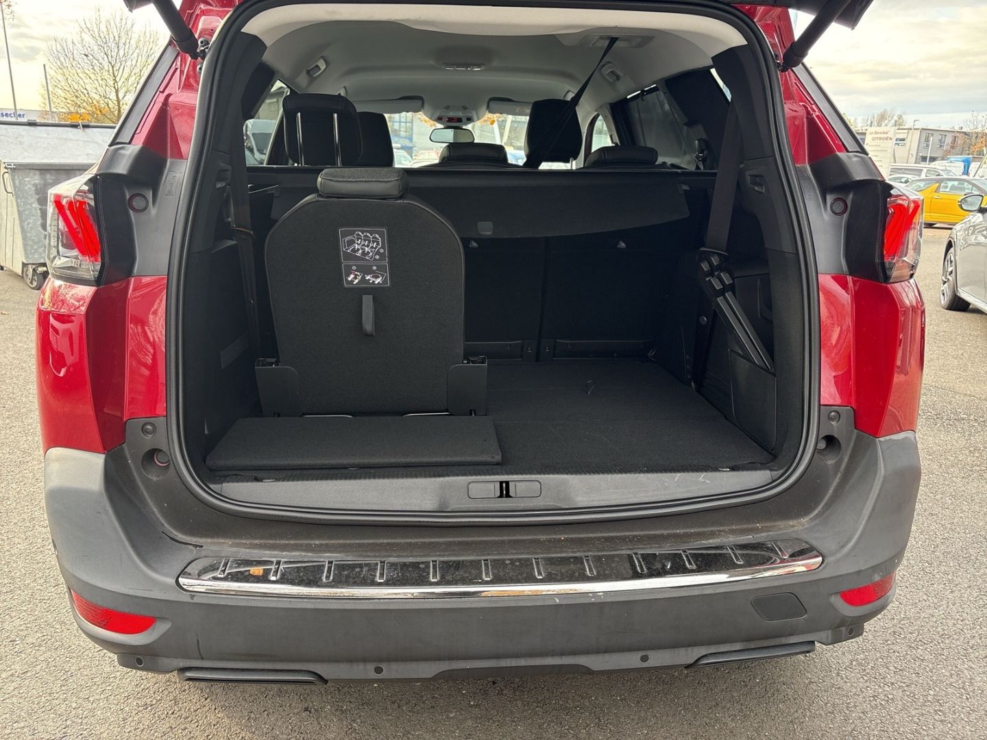Fahrzeugabbildung Peugeot 5008 Allure Pack BlueHDi 130 Navi  360 Kamera