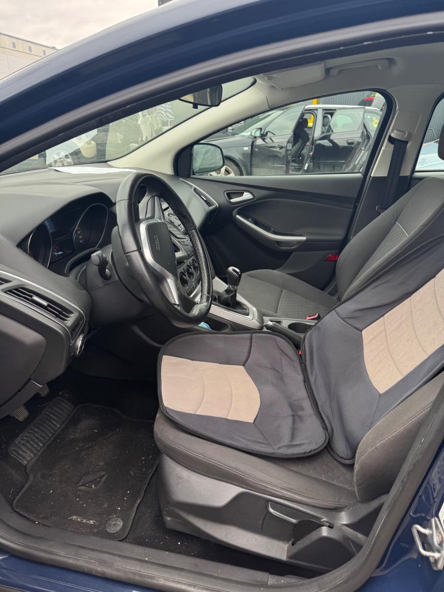 Ford Focus 2014 — photo 10