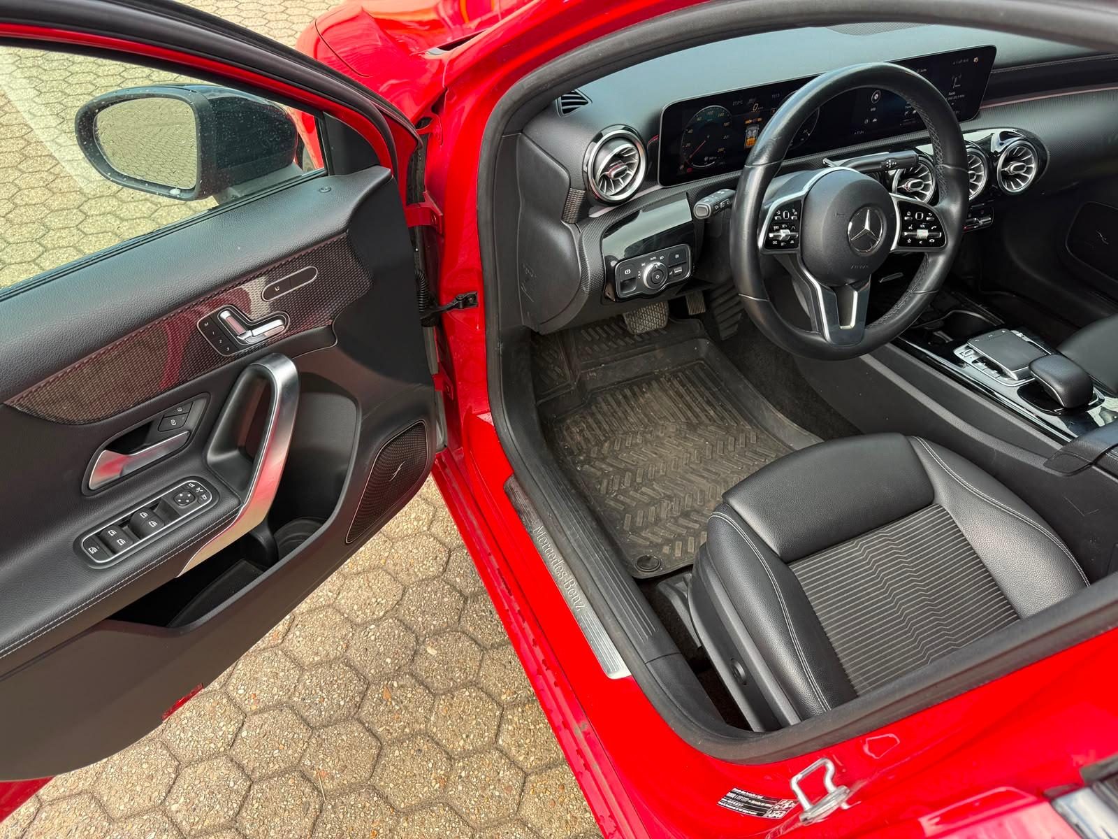 Mercedes-Benz A 250 4Matic, Progressive, 360°, Panorma, Standh
