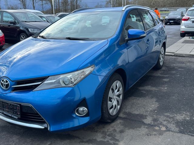 Toyota Auris Touring Sports Life