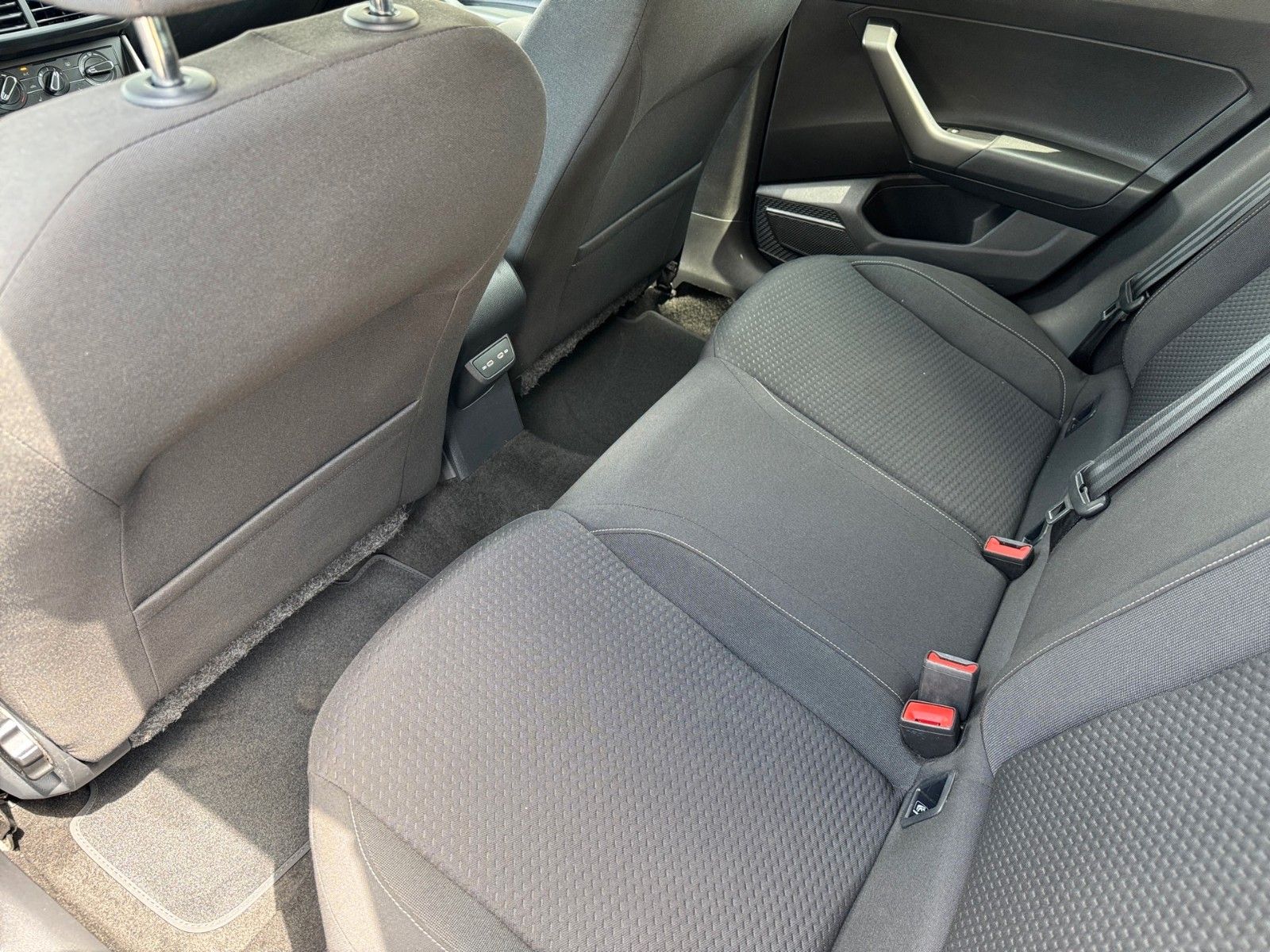 Fahrzeugabbildung Volkswagen Polo VI Comfortline 1.0TSI