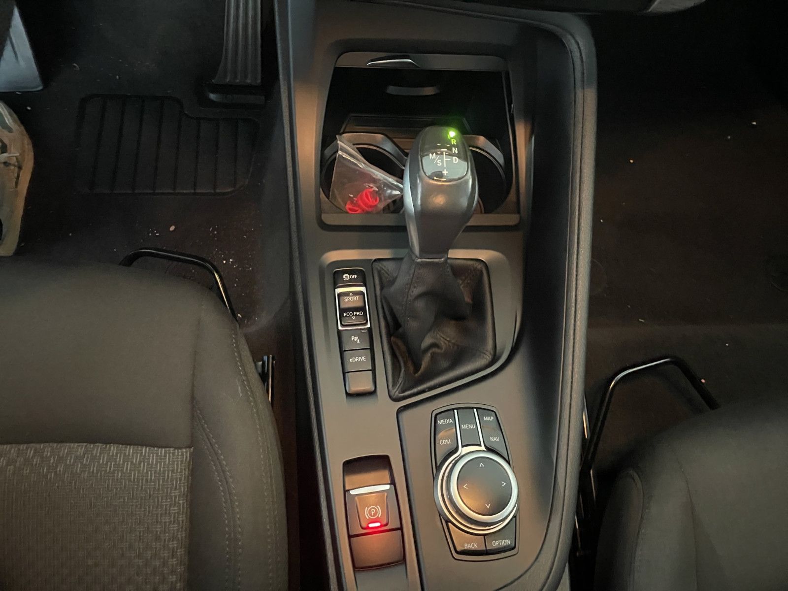Fahrzeugabbildung BMW X1 xDrive 25 e Advantage *PDC*SitzHz*Navi*Allrad