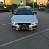Ford Focus 1.6 Benzin - Ford Focus aus 2006: 1.6