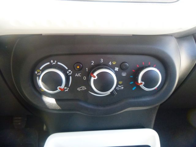 Fahrzeugabbildung Renault Twingo 1,0 SCe 70 >49.943KM/Sitzheizung<