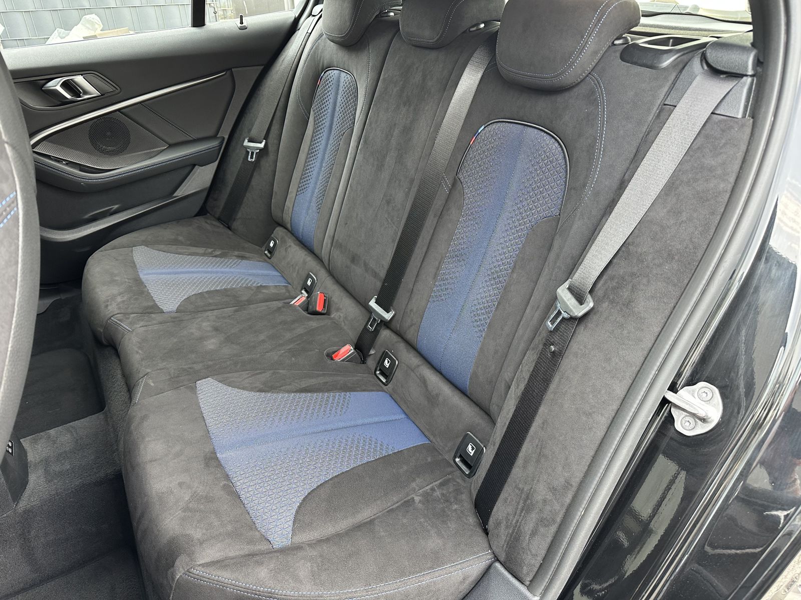 Fahrzeugabbildung BMW 118d M-Sport Aut. 5-Türer NAV+LED+WLAN+17ZO+SHZ