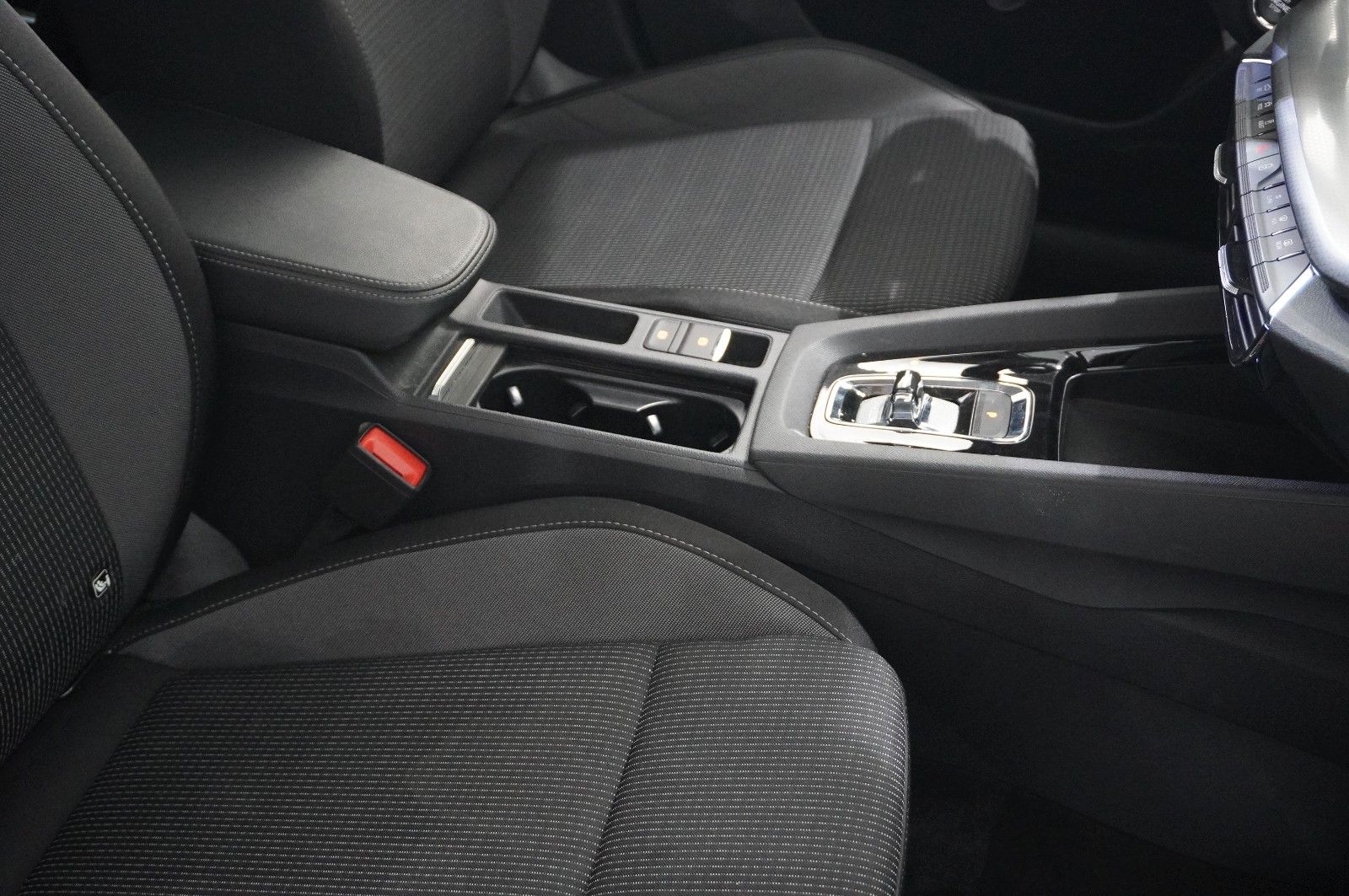 Fahrzeugabbildung SKODA Octavia Combi 2.0 TDI AMBITION DSG NAVI/LED/DAB+