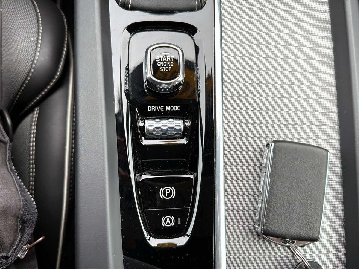 Volvo XC60 R Design 2WD 2.0 Diesel KAT Android Auto Me foto 13