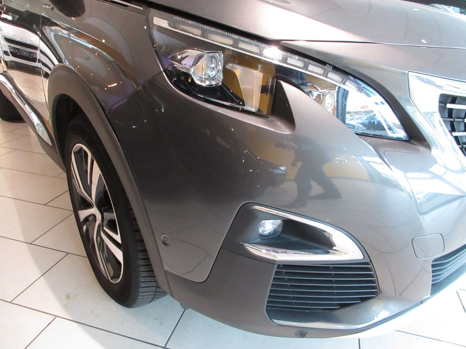 Fahrzeugabbildung Peugeot 5008 GT-LINE 1.5D LED/SHZ/VOLLLEDER/360°CAM