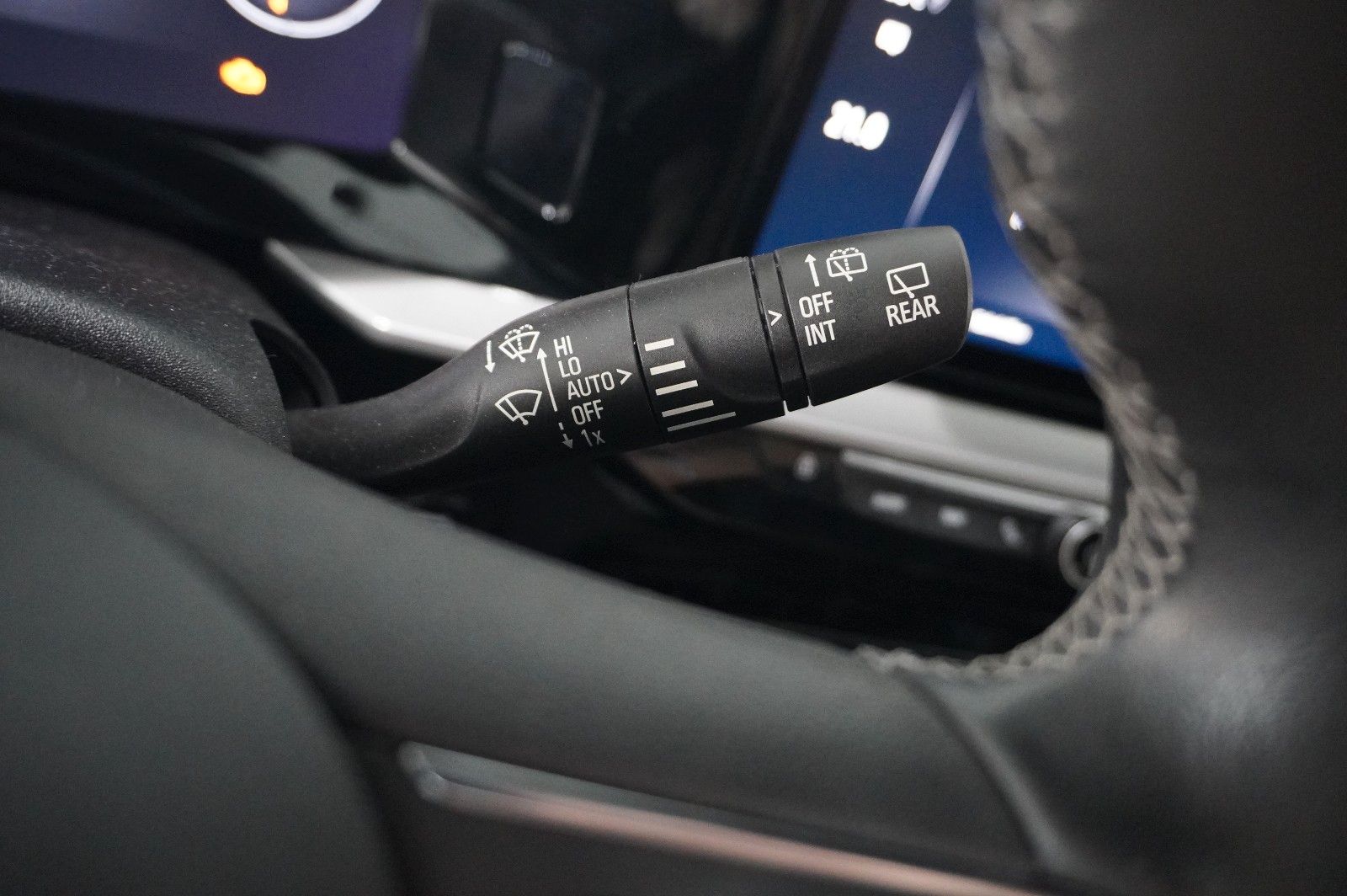 Fahrzeugabbildung Opel Mokka 1.2T ULTIMATE NAVI/LED/KAMERA/SPORT/SH/DAB