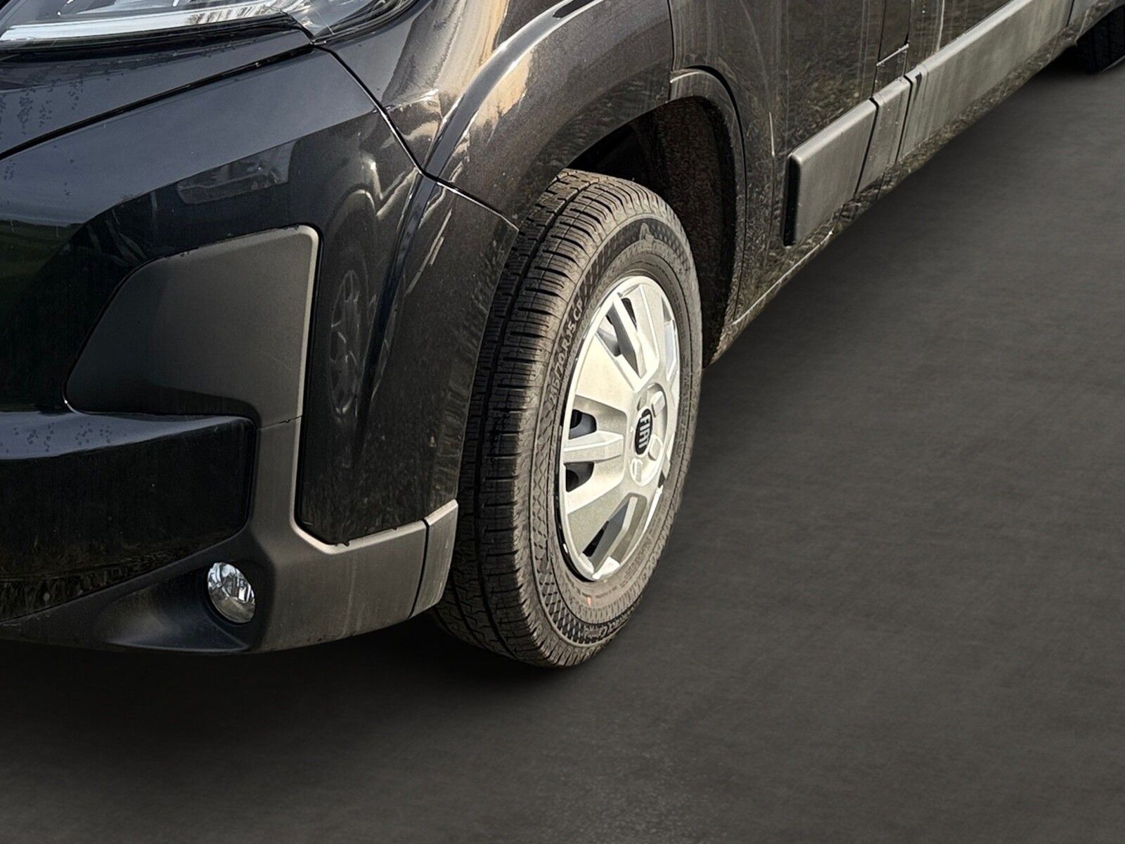 Fahrzeugabbildung Eura Mobil Van V 595 HB Pop-Up Dach, Captain-Chair-Sitze