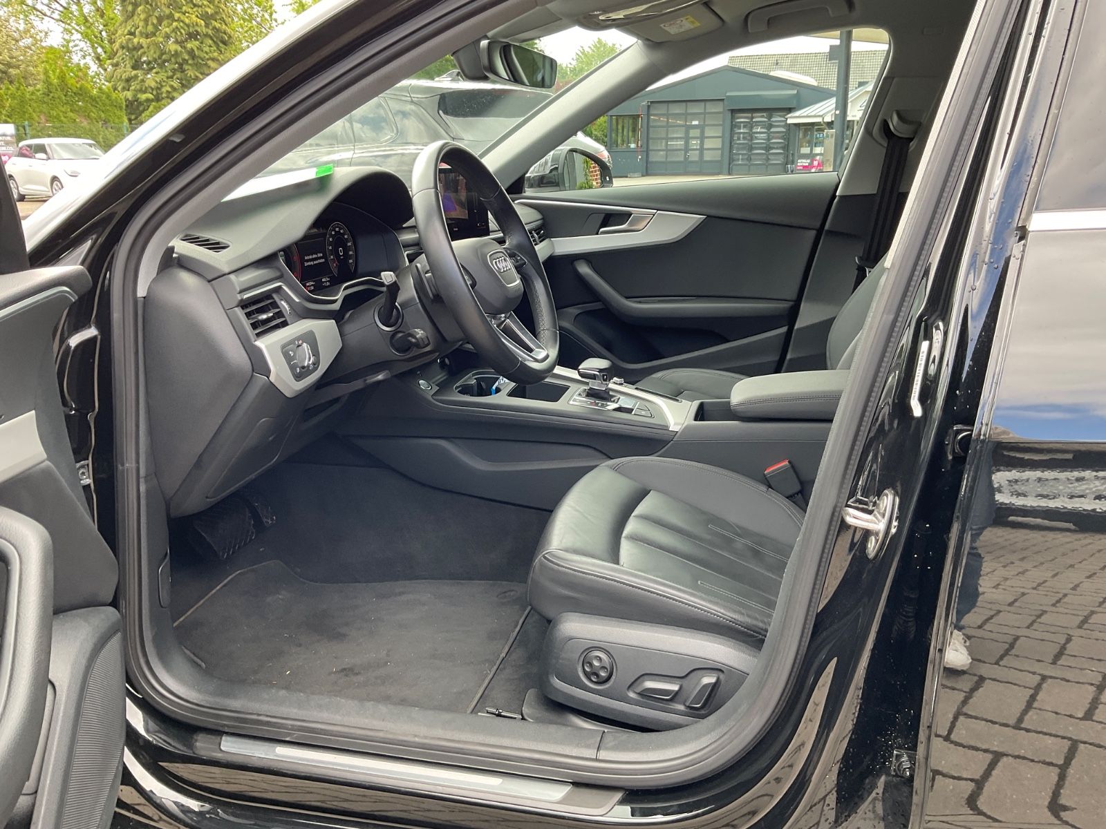 Fahrzeugabbildung Audi A4 Avant 40 TDI S tr. quattro,Kamera,Leder,ACC