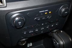Fahrzeugabbildung Ford RANGER 2.0 TDCi 4x4 XLT DoKa Automatik + AHK
