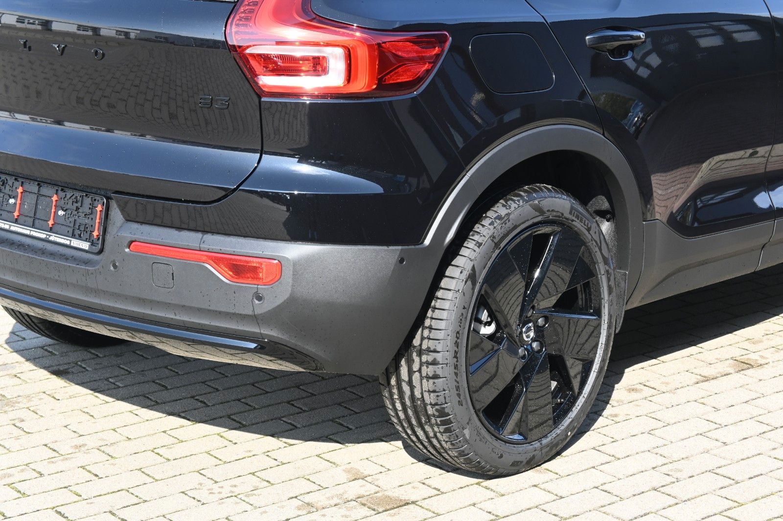 Fahrzeugabbildung Volvo XC40 B3 DSG Plus Black Edition*LED*ACC*360°*AHK*