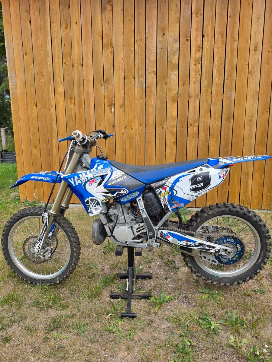 Yamaha YZ 2014 — rear view