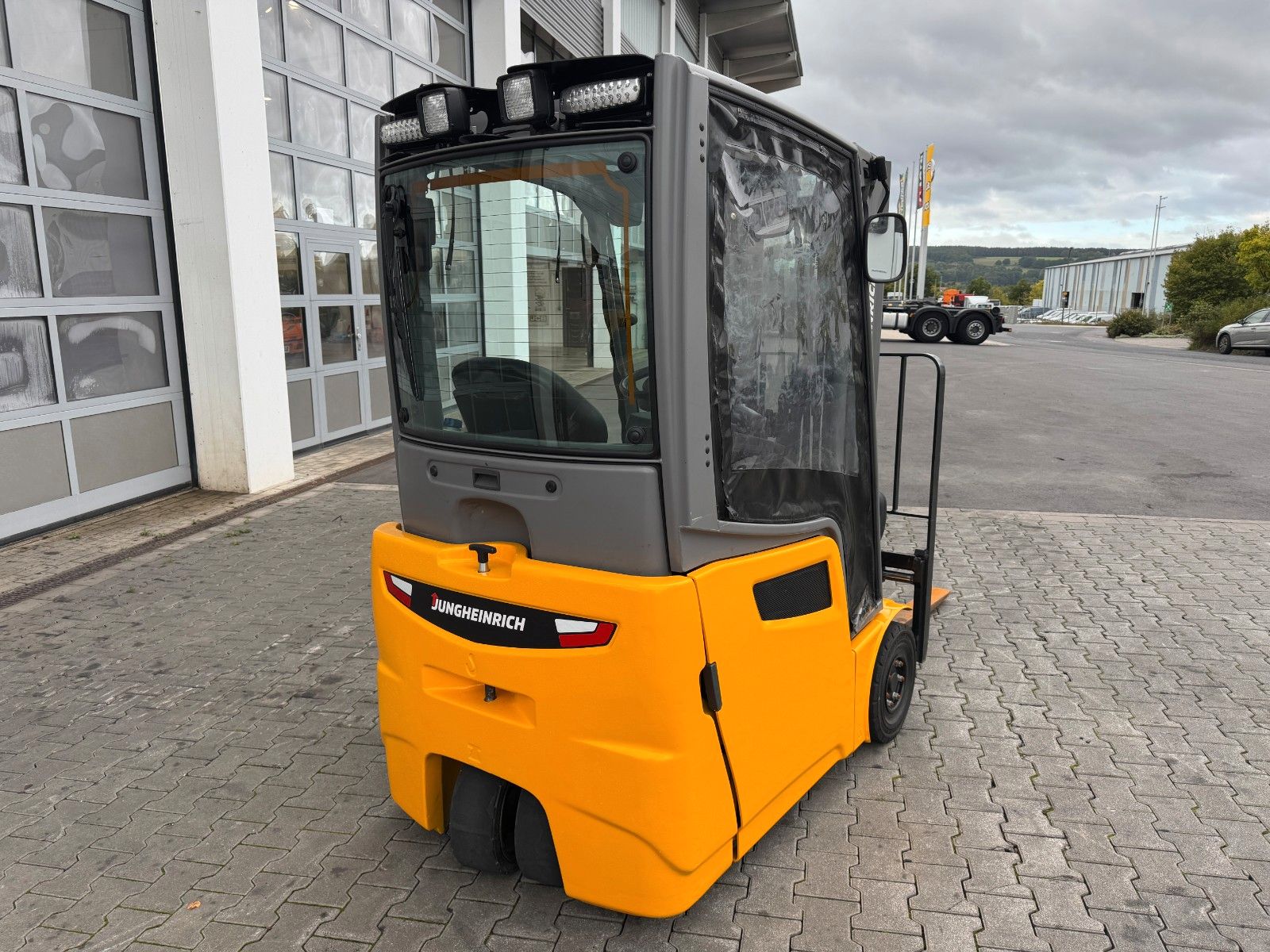 Fahrzeugabbildung Jungheinrich EFG 215 / Triplex: 4.25m! / SS / nur 2.819h!