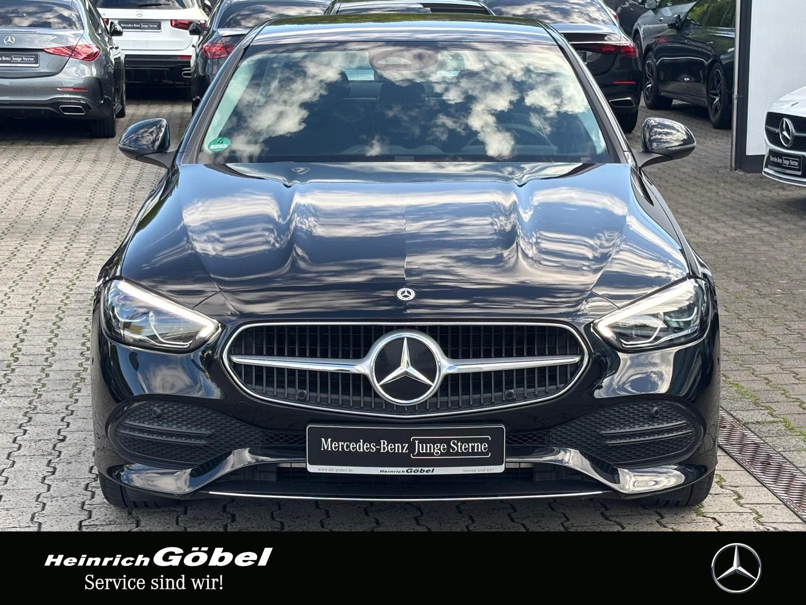 Fahrzeugabbildung Mercedes-Benz C 180 AVANTGARDE*AHK*LED*DISTRONIC*PRE-SAFE*