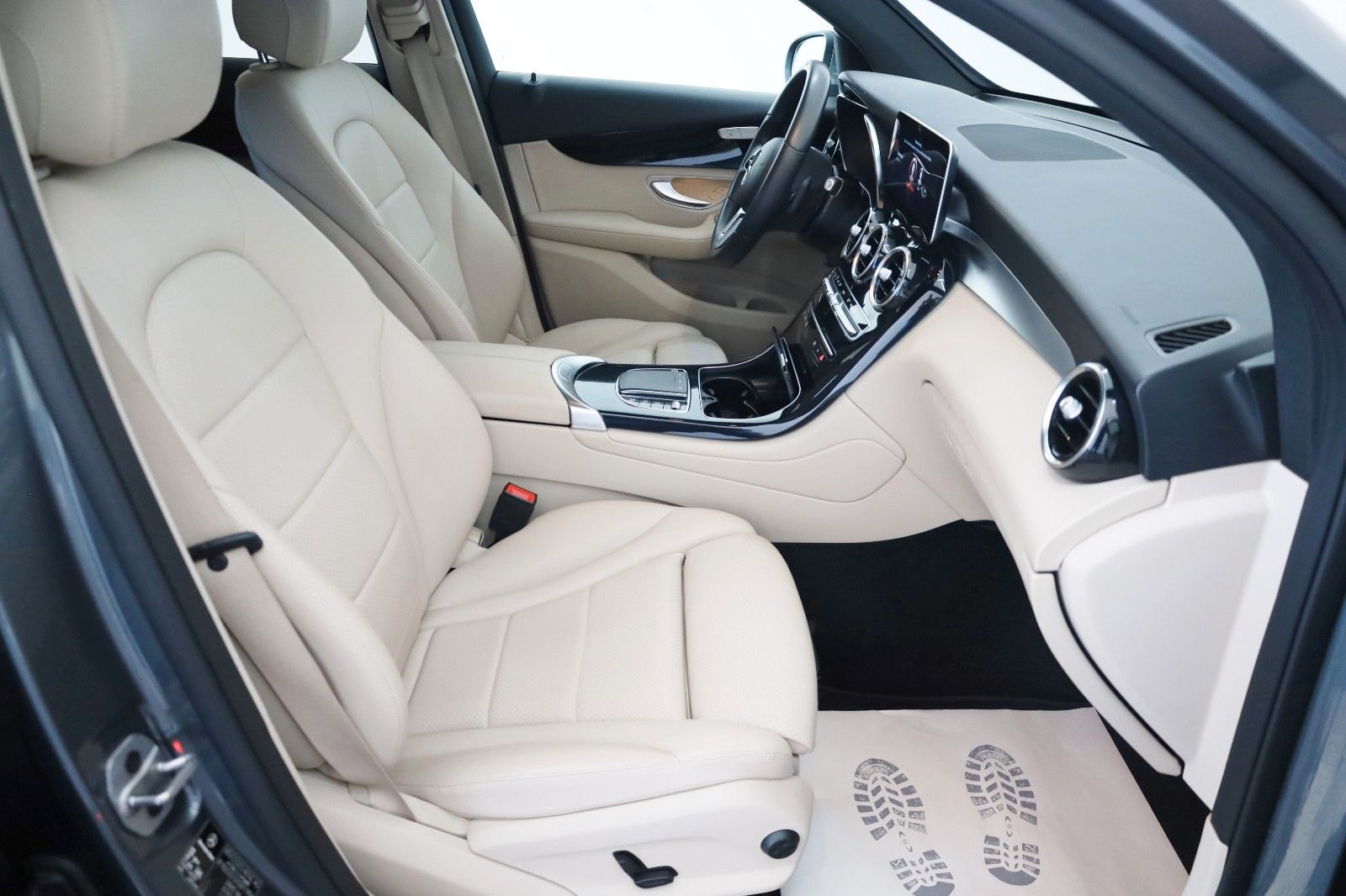 Fahrzeugabbildung Mercedes-Benz GLC 200d Coupè,Leder,Navi,LED,SH,Kamera,SD