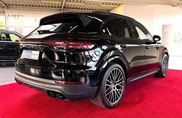 Porsche Cayenne - 5