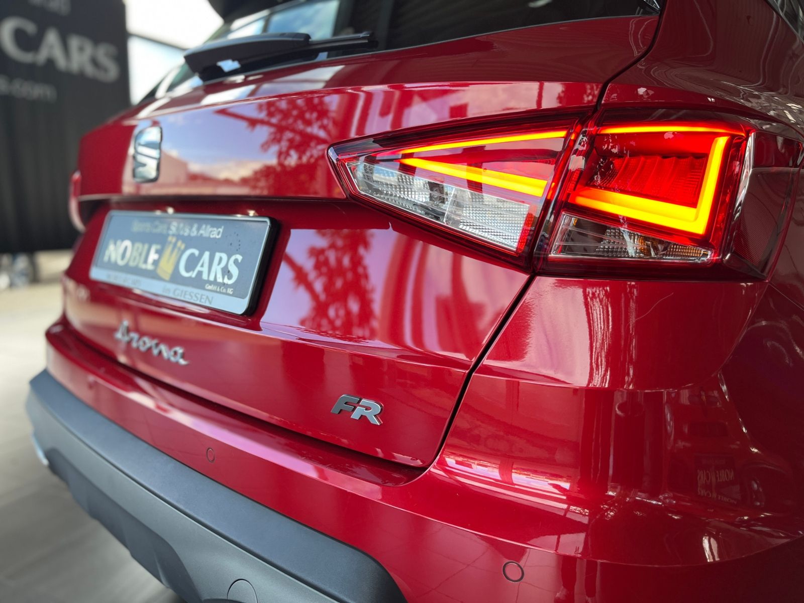 Fahrzeugabbildung SEAT ARONA 1.5 TSI DSG FR KLIMA LED NAV SHZ 17"
