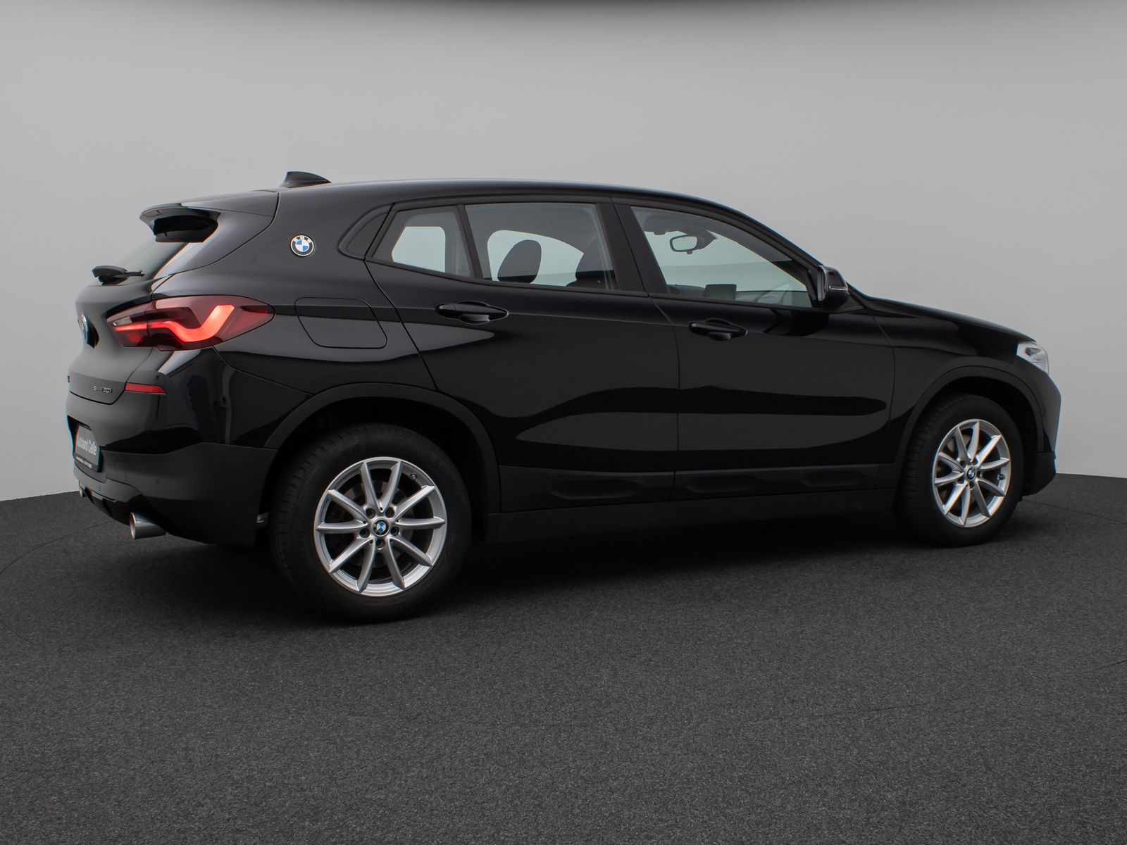 Fahrzeugabbildung BMW X2 sD20i HUD DAB Navi+Parkassist DrivAssis Alarm