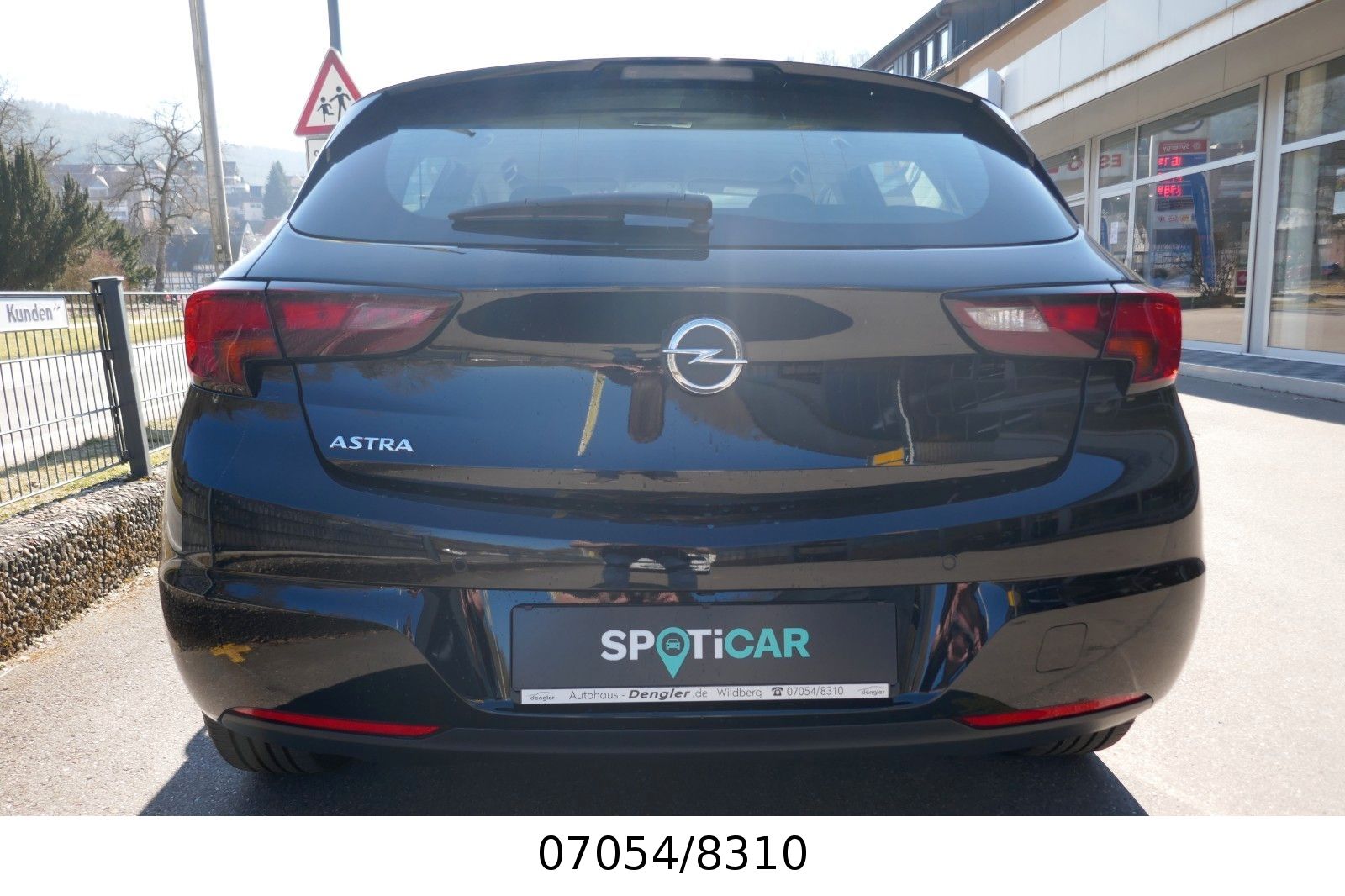 Fahrzeugabbildung Opel Astra K Lim./ Design & Tech