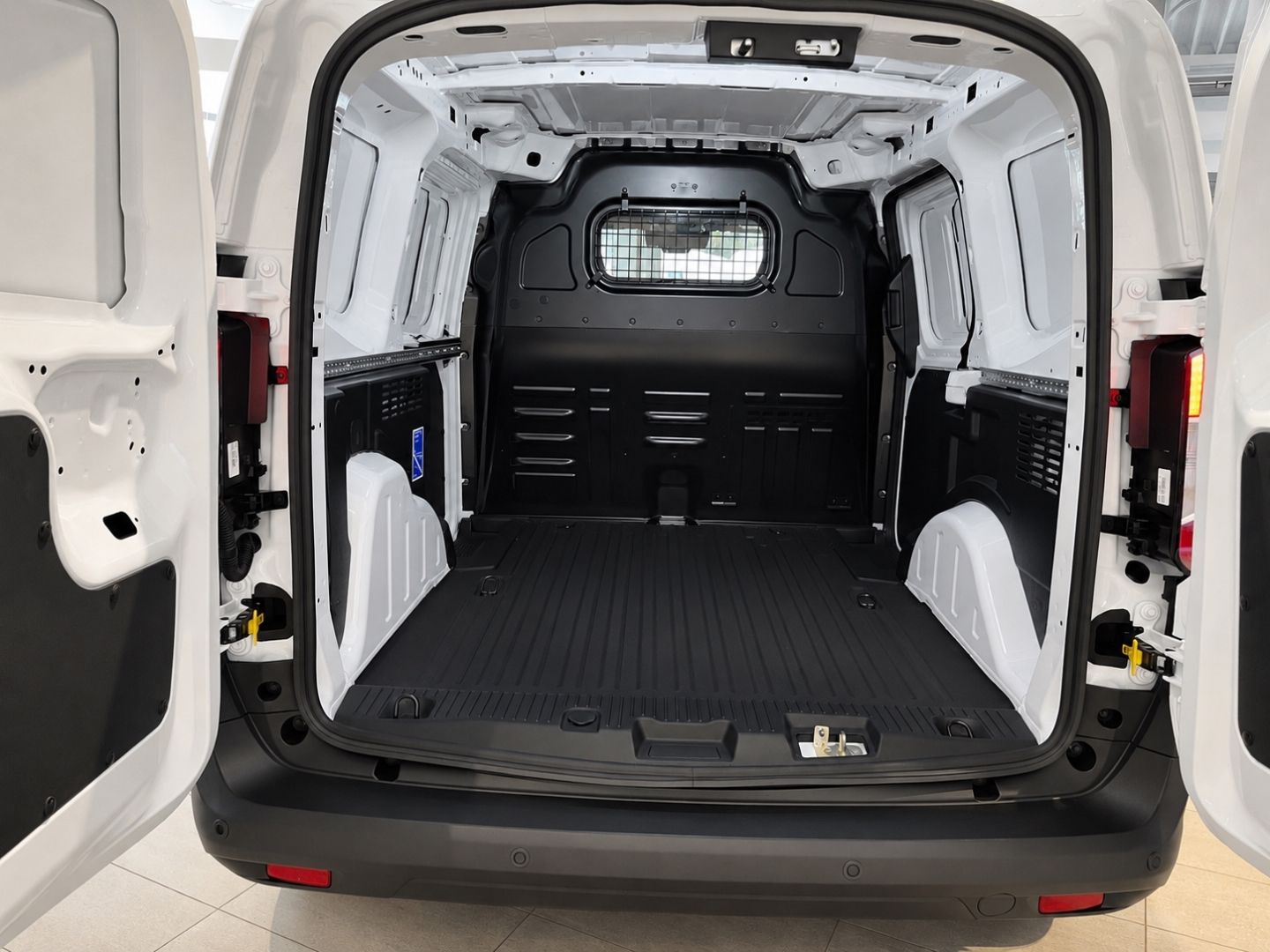 Ford Transit Courier - Bild 16