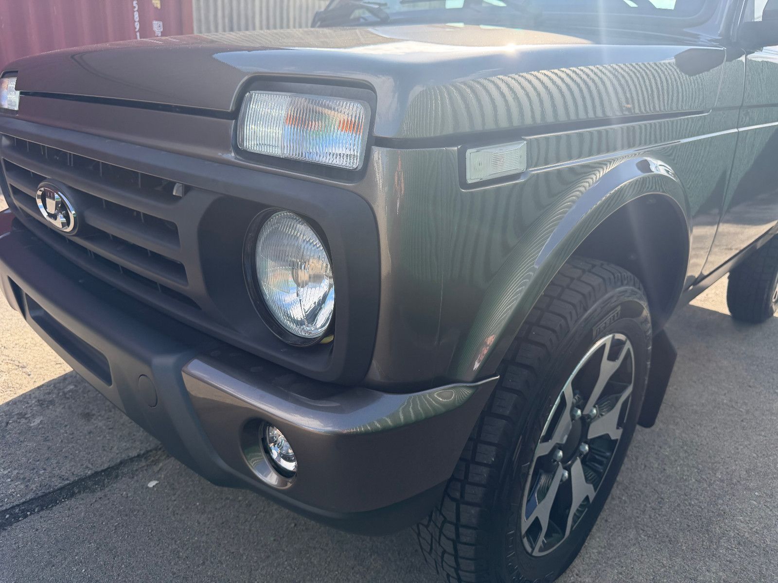 Fahrzeugabbildung Lada Niva LEGEND URBAN "PREMIUM PLUS"!