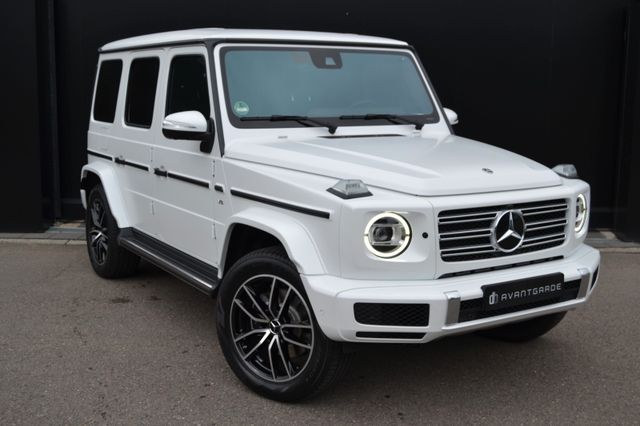 Mercedes-Benz G 500 Final Edition White Magno Fond TV