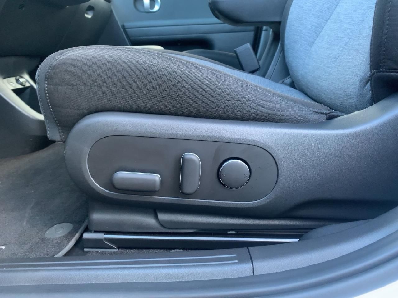 Fahrzeugabbildung Hyundai IONIQ 5 77,4 kWh + LED-Paket SOH 100% 20Zoll