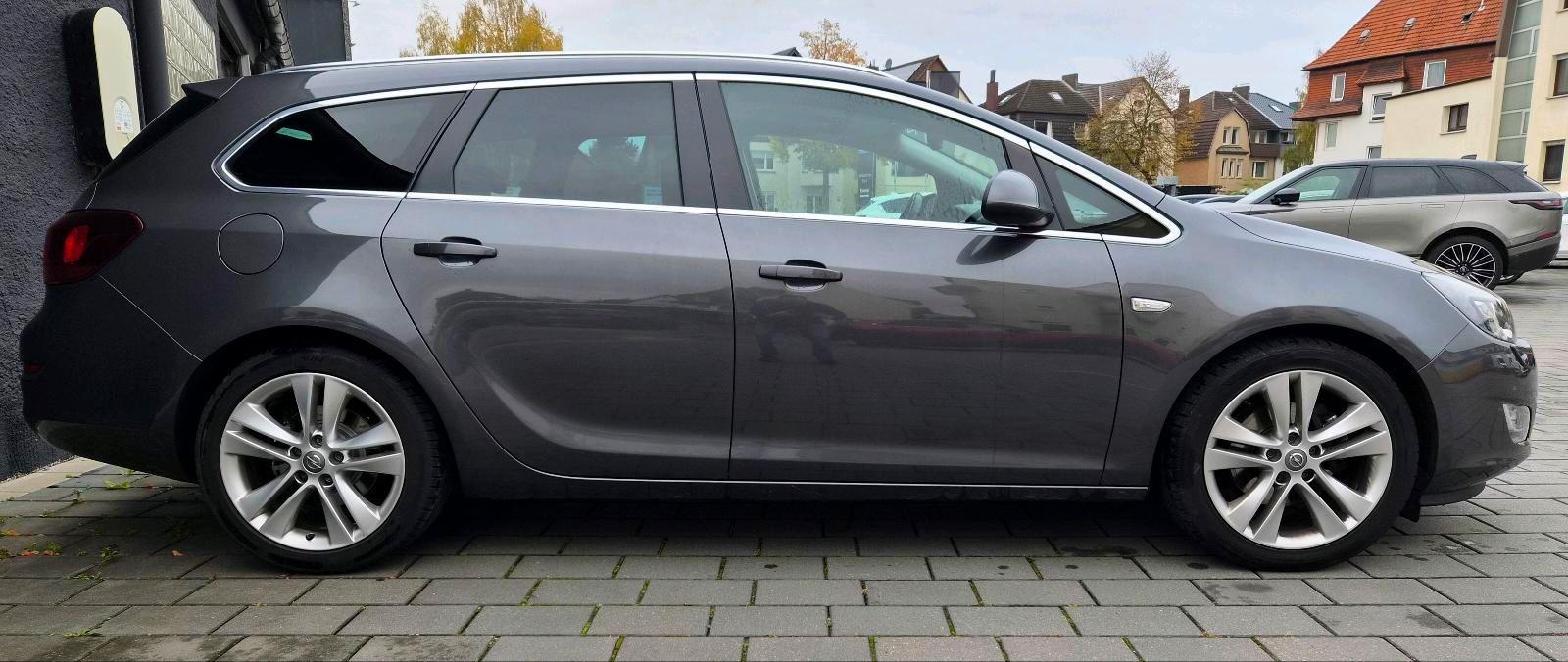 Opel Astra 2011 — photo 7
