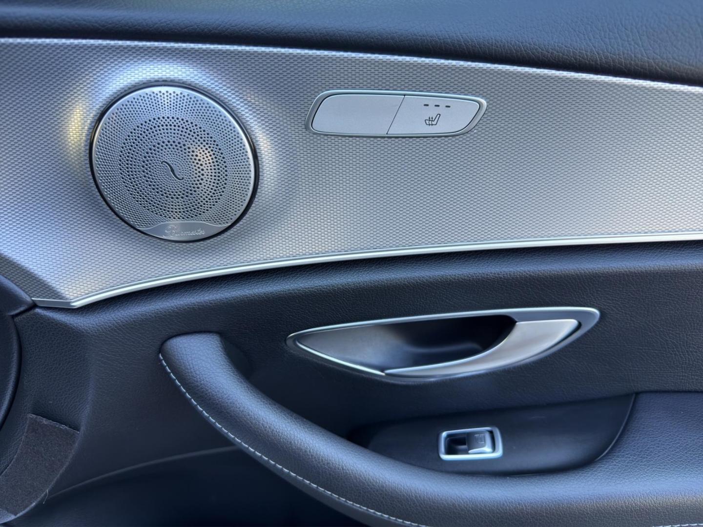 Mercedes-Benz E 220 d T Avantgarde MBUX COMAND Kamera LED Appl