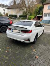 BMW 330d Sport Line / Head-Up / M-Felgen / 8-Fach - BMW 330 in Wuppertal