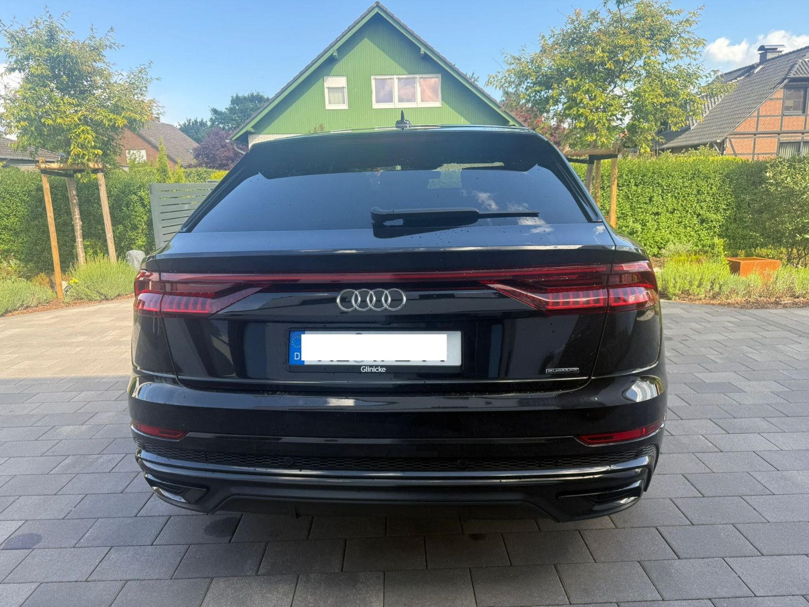 Fahrzeugabbildung Audi Q8 50 TDI quattro S-Line 1. Hand Vollausstattung