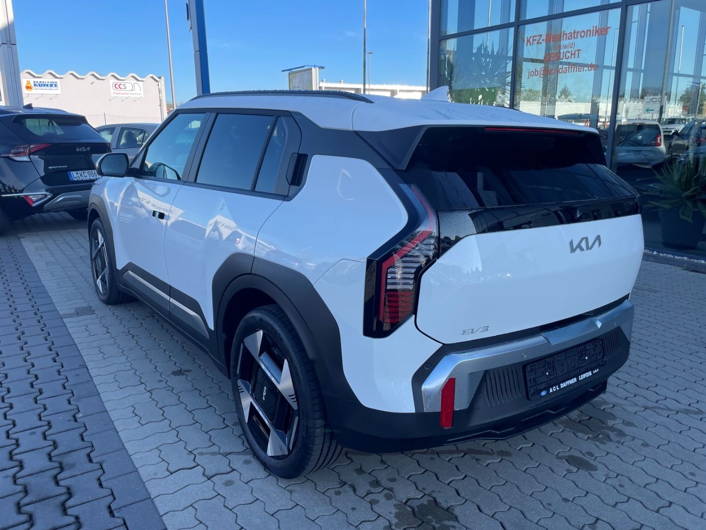 Fahrzeugabbildung Kia EV3 Earth LED totWinkAss Kamera SHZ Abstandstemp